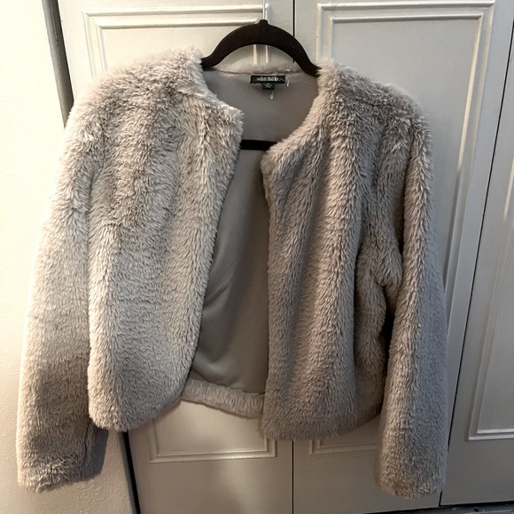 X-small Wild Fable Fur cropped jacket - Picture 1 of 4